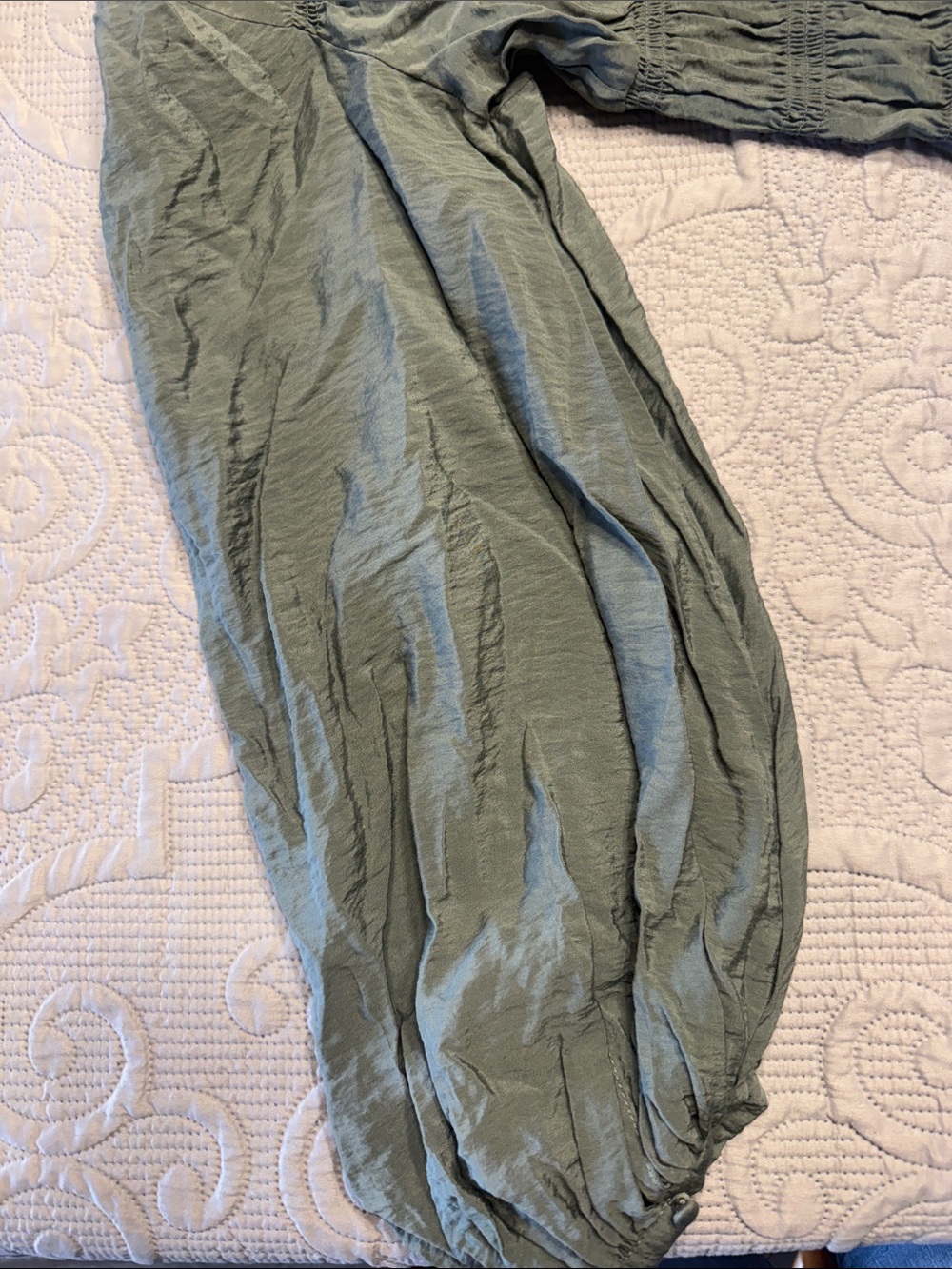 Prologue Olive Puff-Sleeve Midi Dress - Picture 4 of 6